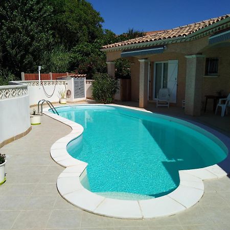 Poppey Villa Peret Exterior photo